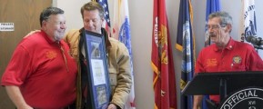 Burchett receives honor from veterans, Photo: Paul Efird/News Sentinel